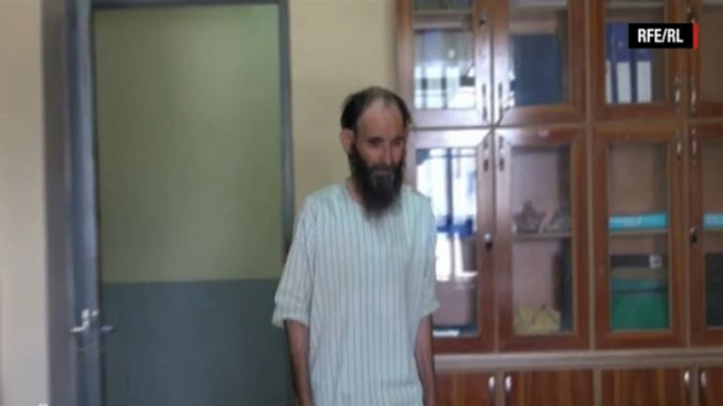 مه‌لایه‌ك هاوسه‌رگیری له‌گه‌ڵ كچێكی 6 ساڵان ده‌كات