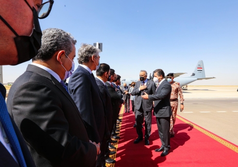 Mesrûr Barzanî li Balafirgeha Hewlêrê pêşwaziya Serokwezîrê Iraqê kir