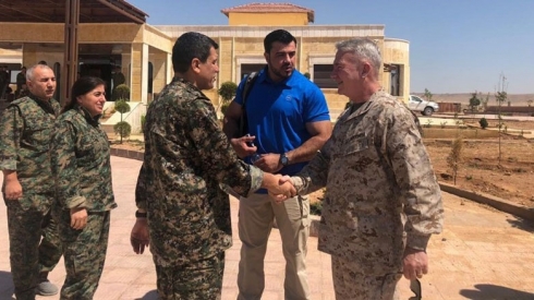 Kenneth Mckenzie û Mezlûm Ebdî pirsa herêma ewle gotûbêj dikin