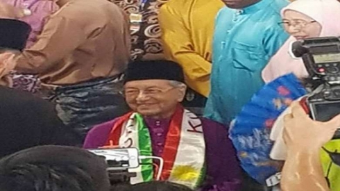 Serokwezîrê Malîzya bi ala Kurdistanê cejnê pîroz dike