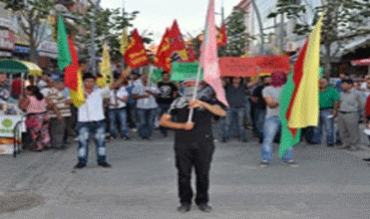Kurdên Bakur hêrişên ser Rojava şermezar dikin