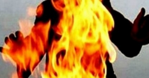 Jinekê ji ber hevjînê wê xwest jina duyem bîne xwe şewitand