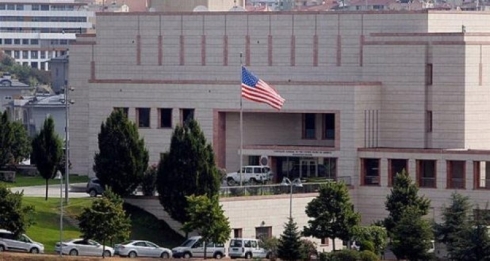 Bi mûşek êrîş li ser balyozxaneya Amerîkayê ya Bexdayê pêkhat!