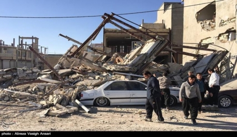 Partiyên Kurdistanî li bakurê alîkariya qûrbaniyên erdheja Kermenşahê dikin