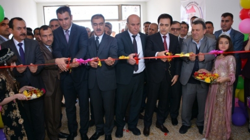 Sermayedarekî Kurd debistanek çê kir