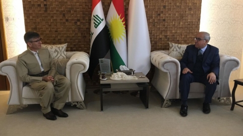 Parlementerekî Kurd mûçeya teqawîdiya xwe pêşkêşî Helebceyê kir