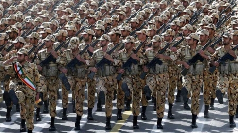 Îran: Amerîka bi berpirsatî tevnegere, dê leşkerên xwe bixe metirsiyê