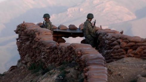 aTirkiye li sînorê Kurdistanê baregeheke leşkerî ava dike