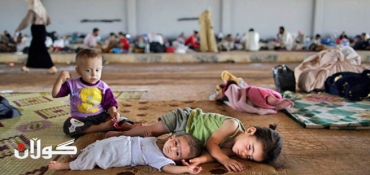 Turkey stops refugees on Syrian border