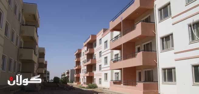 ئەو یەكە نیشتەجێیانەی دروست دەكرێن پشكی (50%)ی بۆ كارمەند و فەرمانبەرانی حكومەتە و پشكی(50%)ی بۆ هاووڵاتییانی ئاساییە