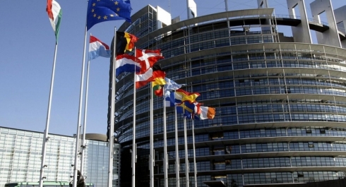 Parlamentoya Ewropayê banga derketina ji Efrînê li Tirkiyê dike