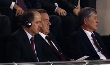 Di Kongeraya AK Partiyê De Barzanî Hat Çepikandin