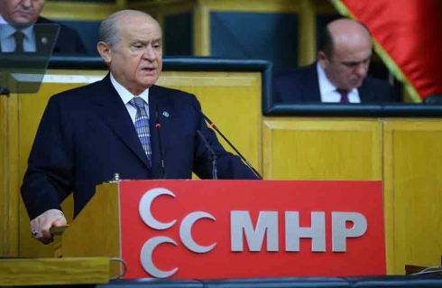 Bahçelî: Davudoglu li hember daxuyanîyên Barzanî bêdenge