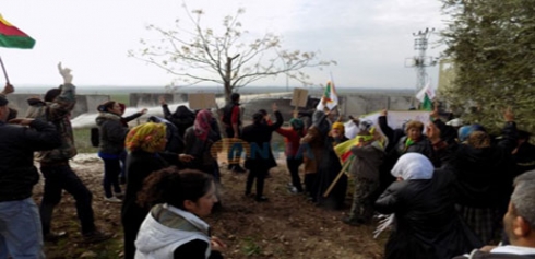 Leşkerên Turk gule berdan welatiyên Efrîn`ê