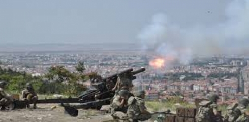 Tirkiyê bi çekên giran êrîşî navendên YPGê kir