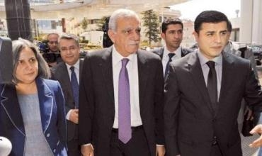 Wezîrê derve yê Amerîka ligel BDP’ê dicive