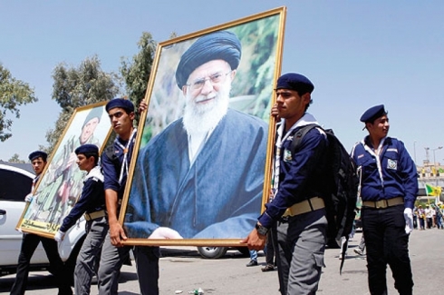 Heşda Şeibî bajarê Kerkûkê tijî wêne û posterên Xaminêyî û Xumênî kiriye!