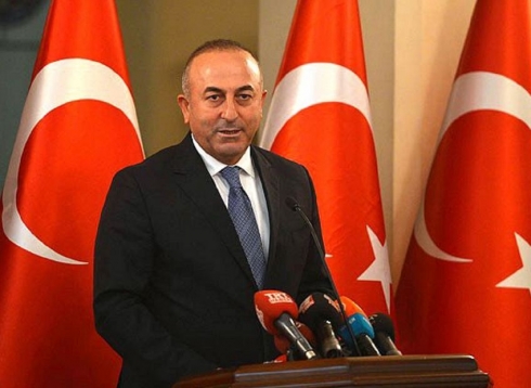 Çavuşoglu: Dê li ser topbarankirina YPGê û Daişê berdewam bin