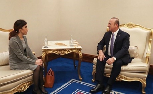 Nadiya Murad ji Wezîrê Derve yê Tirkiyê xwast êrişên li ser Şingalê bidin sekinandin