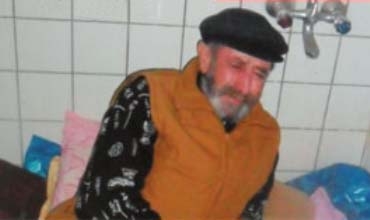 44 salan ji şanoya Kurdî re xizmet kir niha di hemamê de xewdike