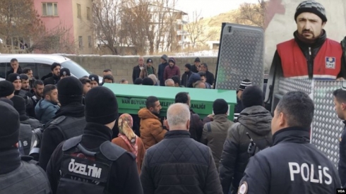 Li Wanê ciwanekî Kurd ji ber sarmayê jiyana xwe ji dest dide