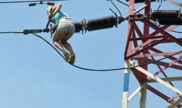 Çîroka vê keçê balkêş e