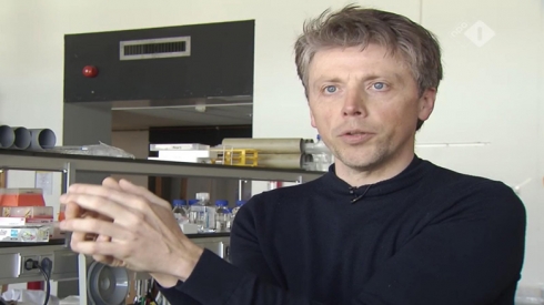 Zanîngehên Hollandayê dermanê rûbirûbûna vîrusa Korona dîtin