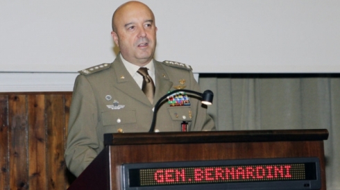 Ceneral Roberto Bernardini piştgiriya xwe ji mafê gelê Kurdistanê re radgehîne