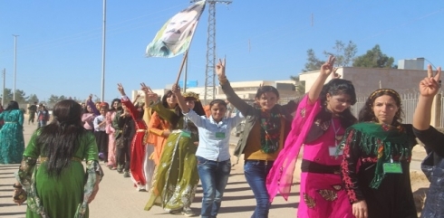 Rojava - Kobaniyan girtina hevserok û parlamenterên HDPê şermezar kirin