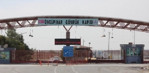 Du komên çekdar ên opozîsyona Sûriyê li ser deriyê sînor li hev dan