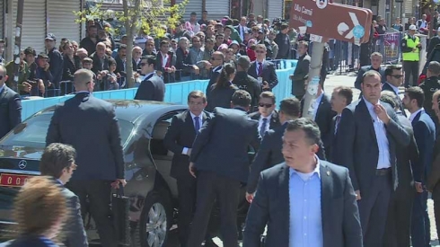 Davutoglu: Tevî hemû gefan navçeya Sûrê nû dikin