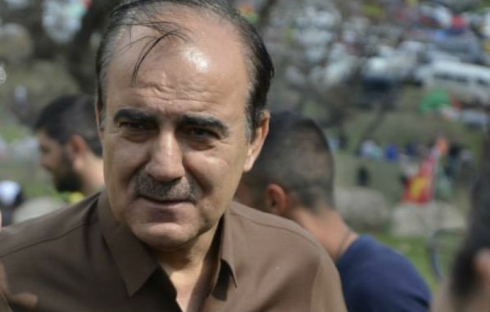 Parlamenterê kurd Arêz Ebdullah ji ber xatirê Pêşmerge neçû mêvaniya Ebadî