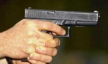 Bi 5 gûlleyan hevsera xwe kuşt