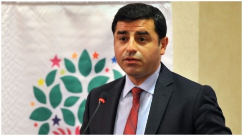 Demîrtaş: Dadgehên Tirkiyê bi hestên tolhildanê tevdigerin