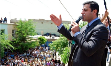 Demîrtaş: Di Makeqanûnê De Peyva Tirk Hebe Divê Ya Kurd Jî Hebe