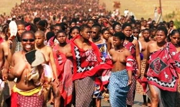 Padîşah ji nav 50.000 keçan ji xwe re jinekê hildibijêre