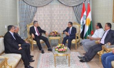 Felah Mistefa berpirsê peywendî yên derveyên H.H.Kurdistanê pêşwazîya birêz Kirîstîyan Mîşêl serok û endamê desteka avakirina yekêtî ya topa pê ya Herêmên bê dewlet (VÎVA) kir.