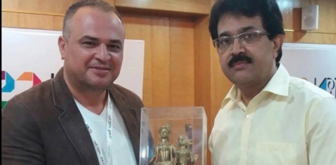 Fîlma kurdî ya “Warê Mêrûstanan” li Hindistanê hat xelatkirin