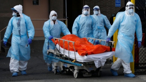 Li Brîtanyayê di 24 demjimêran de 1820 pêketiyên vîrusa koronayê canê xwe ji dest dan