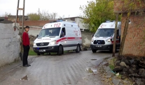 Li Ruhayê du malbatan li hev dan: 2 kes mirin, 5 kes birîndar bûn