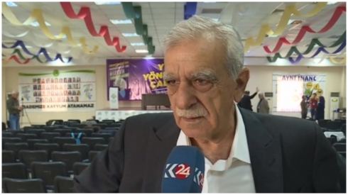 Ehmed Turk: Emê dengê xwe bigihînin hemû cîhanê