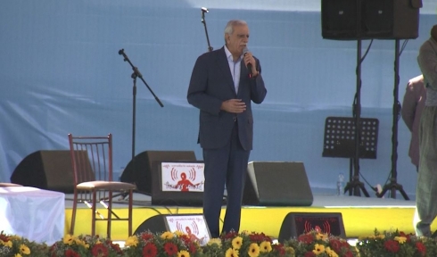 Ahmet Turk “Emê bi serkevin”