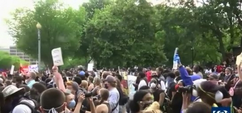 li hin bajarên Amerîkayê artêş kete tevgerê