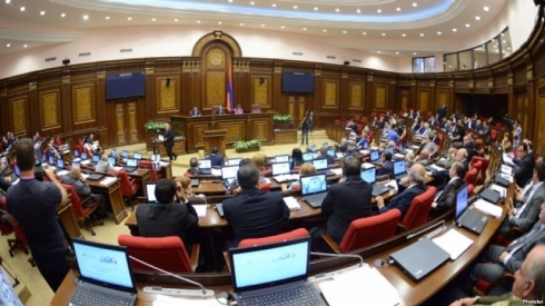 Parlamentoya Ermenîstanê jenosîdkirina Êzidiyan nas kir