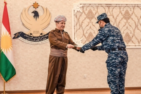 Mesrûr Barzanî çend karmendên polîsê Hewlêrê xelat kir