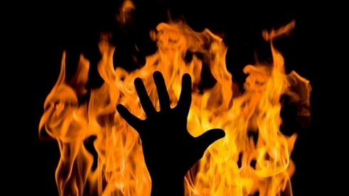 Rojhilat – Li Merîwanê jinekê xwe şewitand