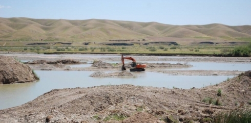 Îran ava çemê Sîrwanê dimiçigîne