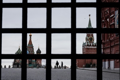 Moscow under lockdown as global virus cases top 700,000