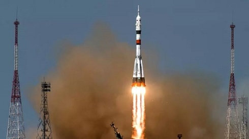 Russian cargo capsule docks with ISS
