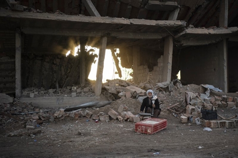 US-backed Syria force says IS holding 1,000 civilians